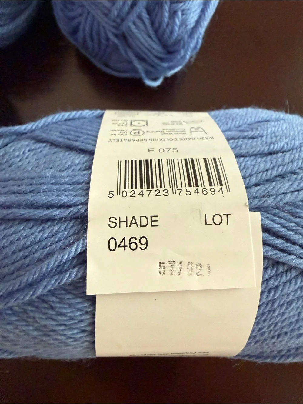 Snuggly Double Knitting Yarn - Light Blue 4 skeins